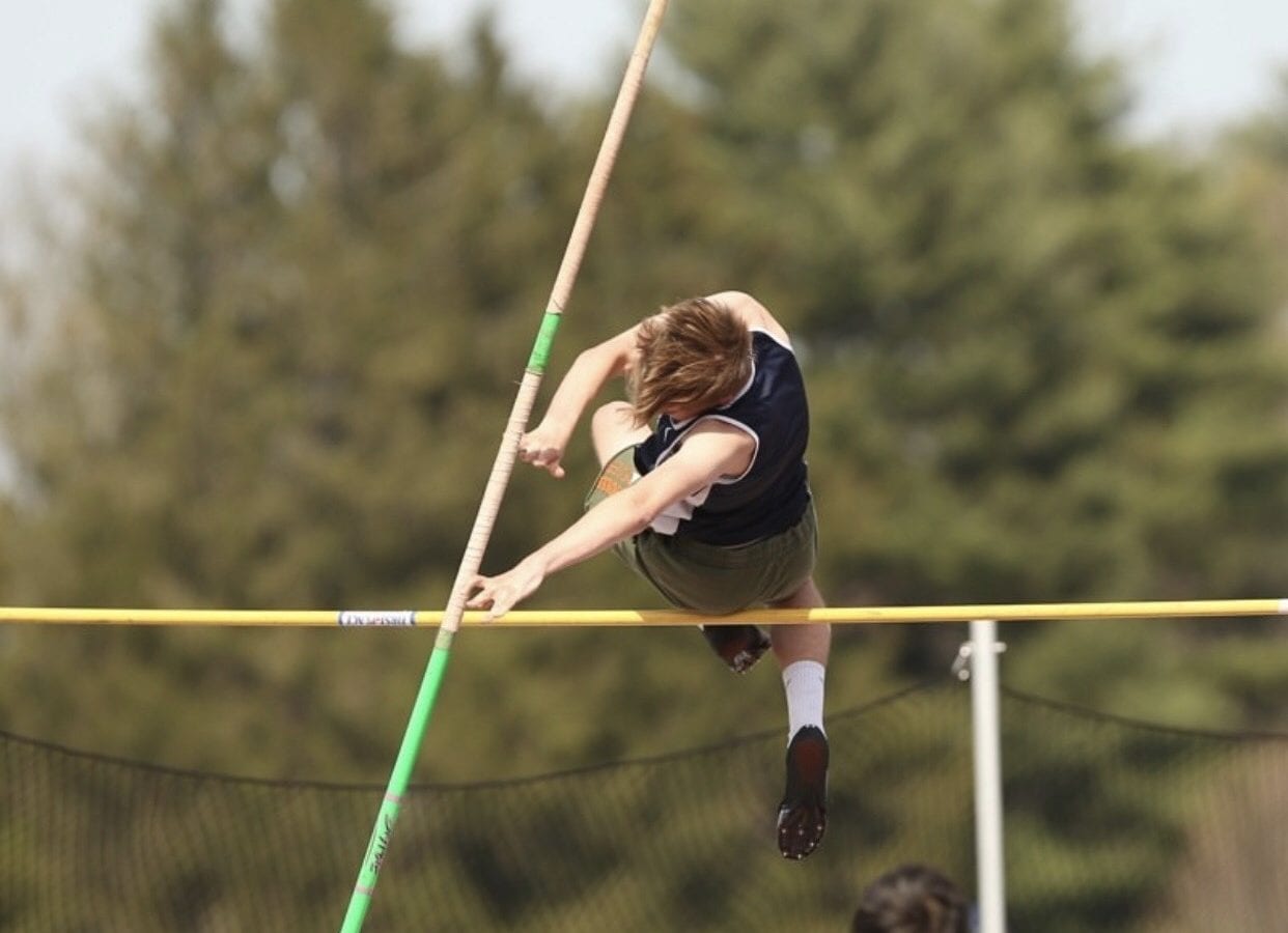 pole-vault-williston-track-and-field