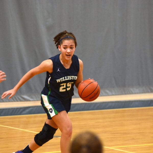 Christina Negron WNS basketball team undefeated