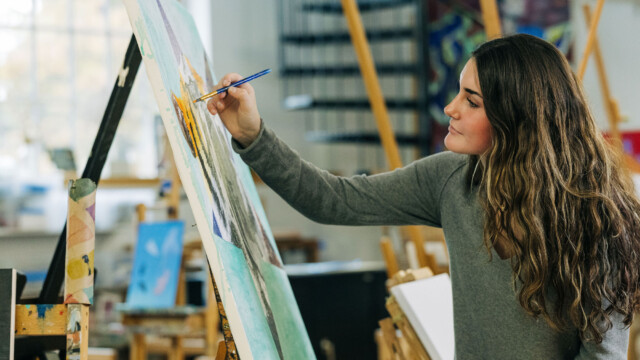 lindseytopham_studentportraits-0761-studio-art-web